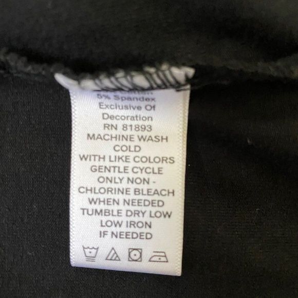 Susan Graver Style Black Top ¾ Length Sleeves Floral Embroidery SZ M - Picture 10 of 10